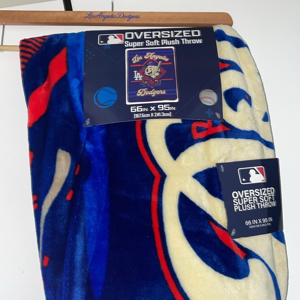 LA Dodgers Plush oversized throw blanket